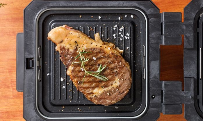 Gourmax Pro Smokeless Grill 2026 Gourmax Pro smokeless grill function tested in a small apartment kitchen