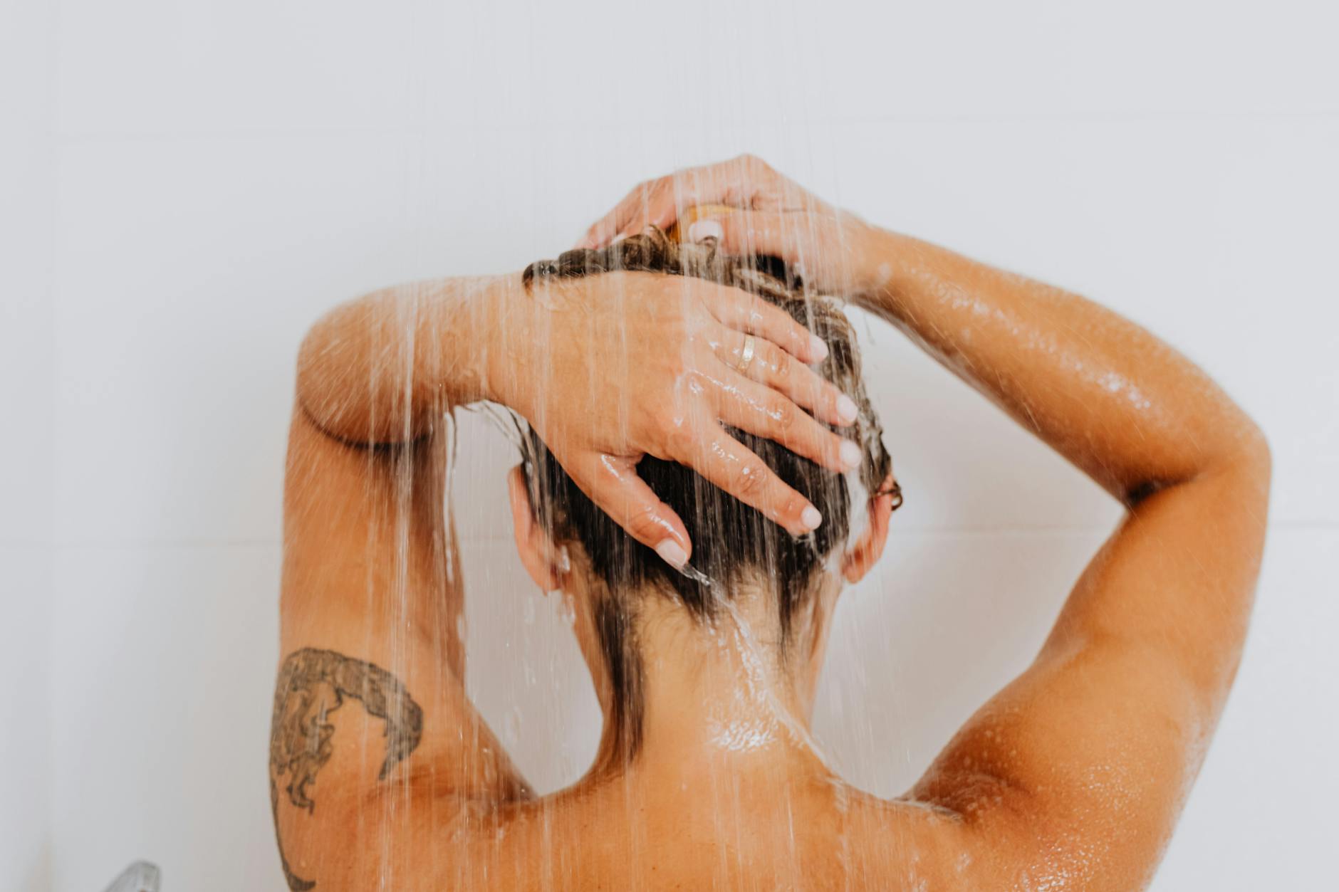 Cold Shower Vagus Nerve Stimulation 2026 Person taking a cold shower as part of a morning wellness routine to stimulate the vagus nerve