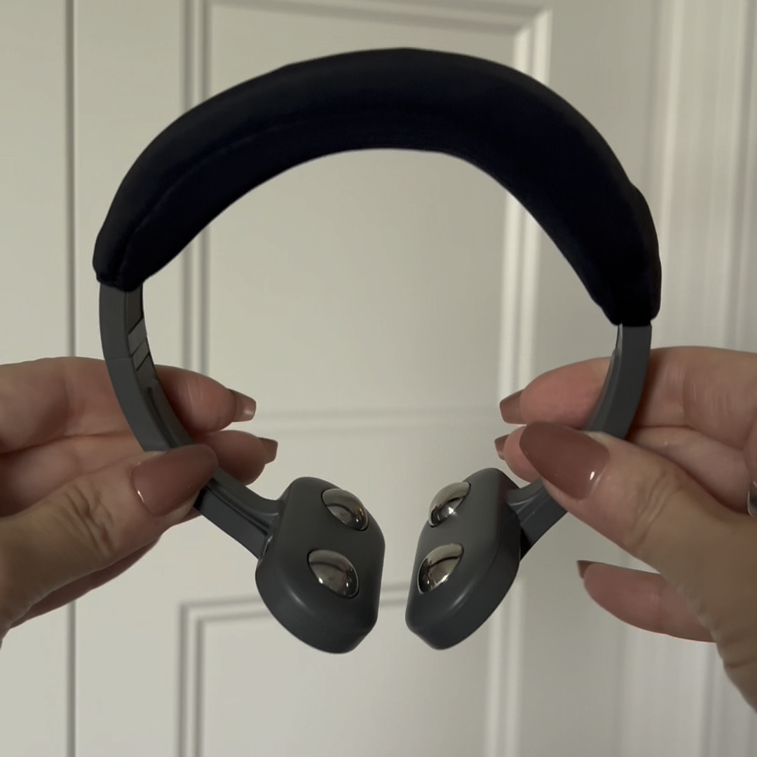 Pulsetto Device Design and Contact Points 2026 Pulsetto vagus nerve stimulator device on white background showing the arc design and contact points